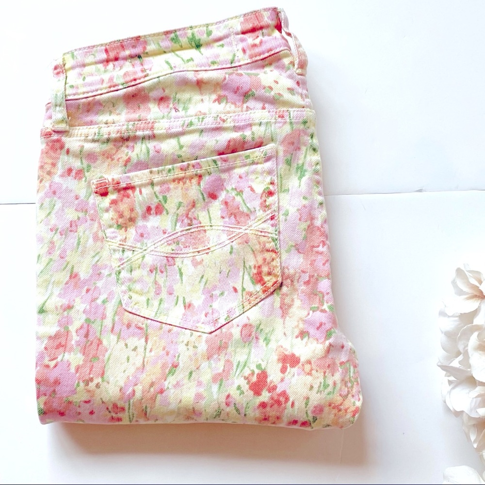 floral jeans 🌸
